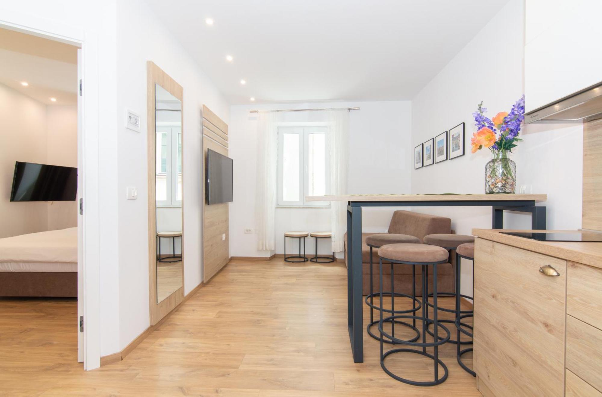 Casa Mia - Apartments & Suites Копер Екстер'єр фото